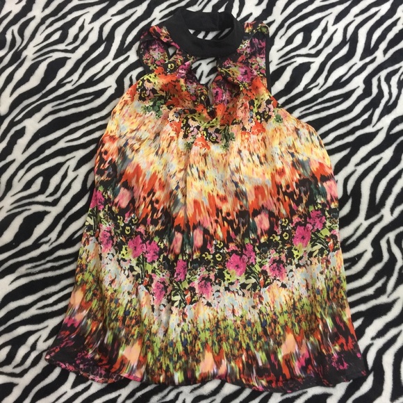 Unique collar bright floral abstract art top - Picture 1 of 8